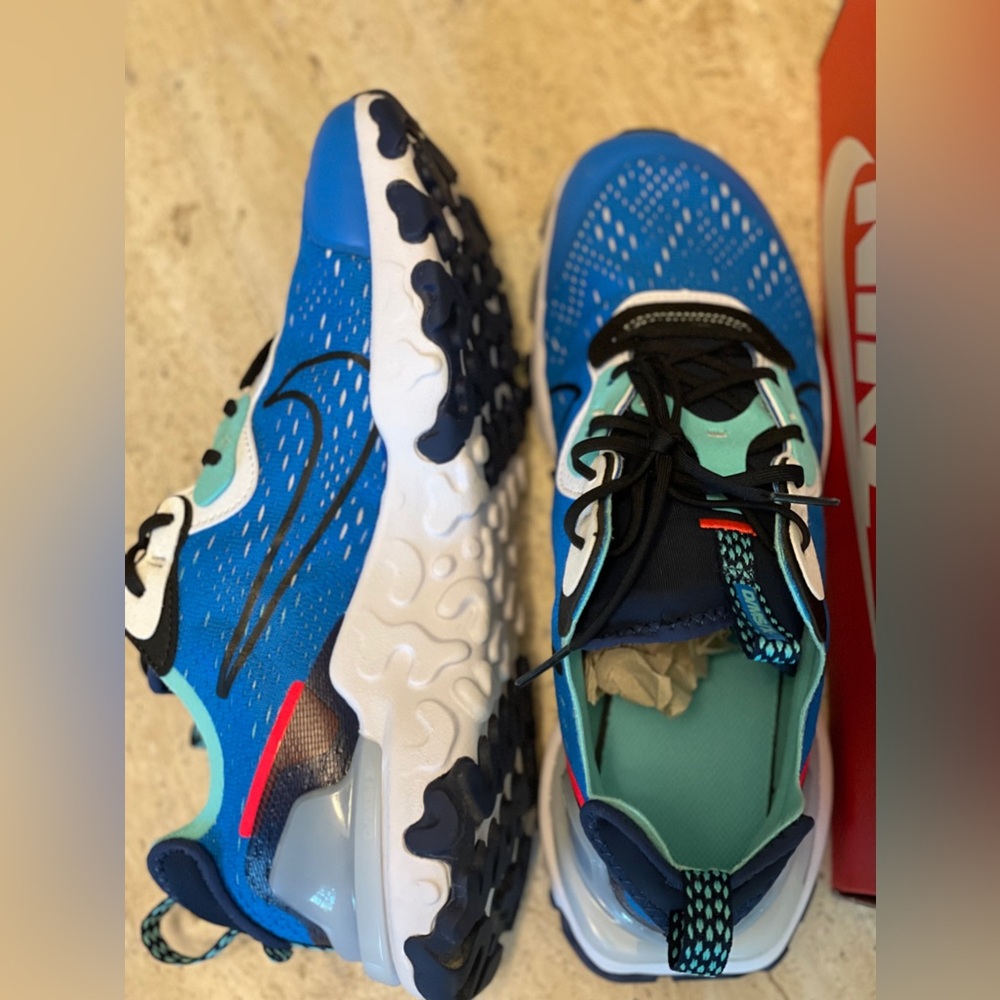 Women’s tennis shoes - Picture 6 of 8